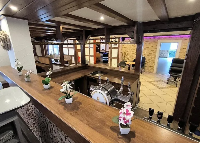 Smart 1 Bb1 203 Готель